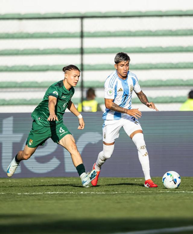 爱游戏官网-拜仁完胜葡萄牙，苏亚雷斯带队取胜